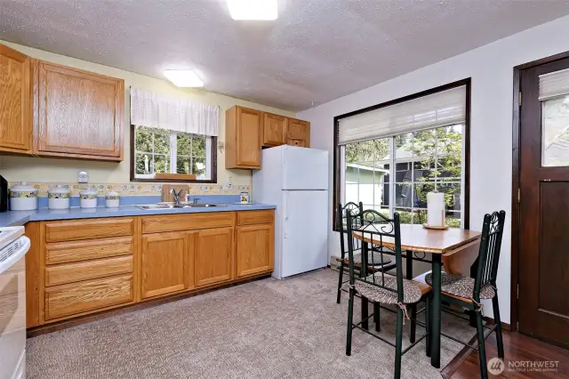 Lots of cabinets
