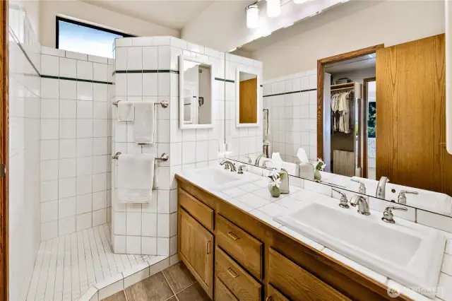 Primary 3/4 bath