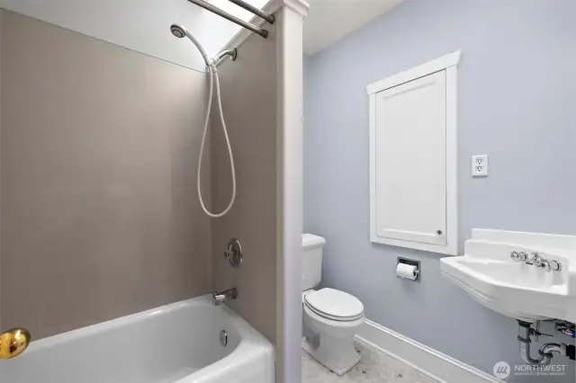 Guest bath!