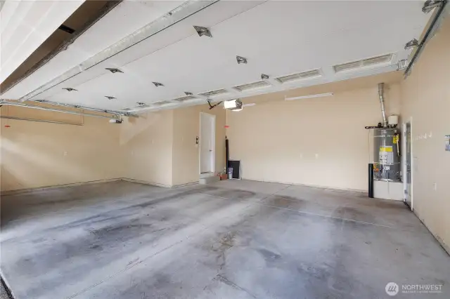 Large Garage with golf cart garage.