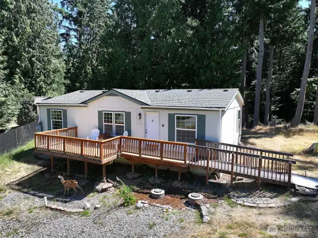Move in Ready! Notice the deer in the front yard. Wildlife is abundant here.