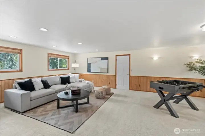 Bonus room - Huge space to use as media room, game room or upstairs office - it even has a walk-in closet for more storage!