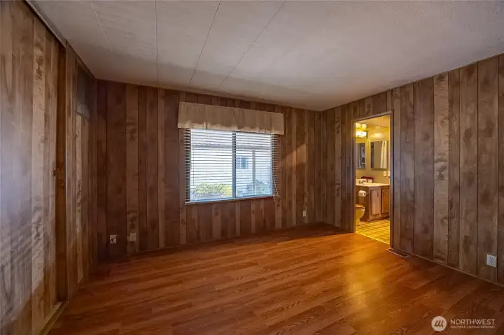 2nd Bedroom, with full bathroom