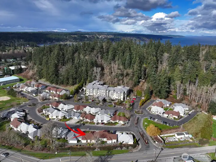 So close to downtown area and the beach at Freeland Park.