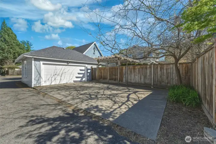 2 car garage & parking for 3