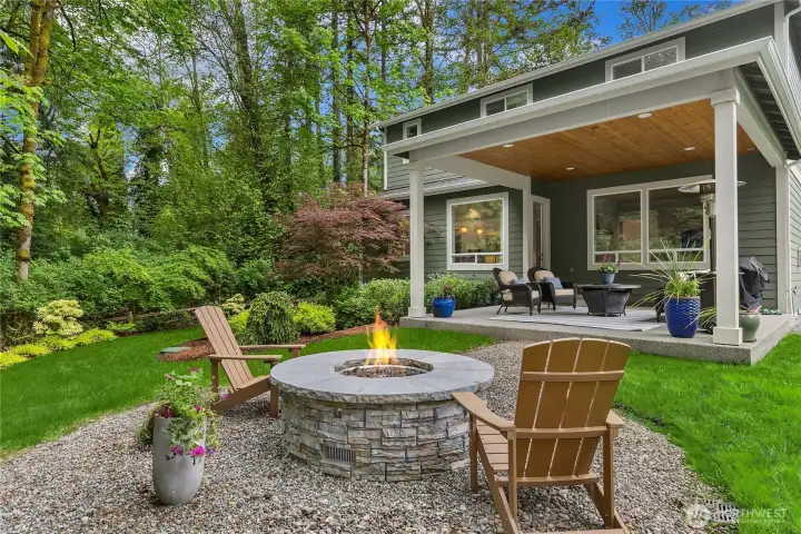 Your own built-in fire pit!