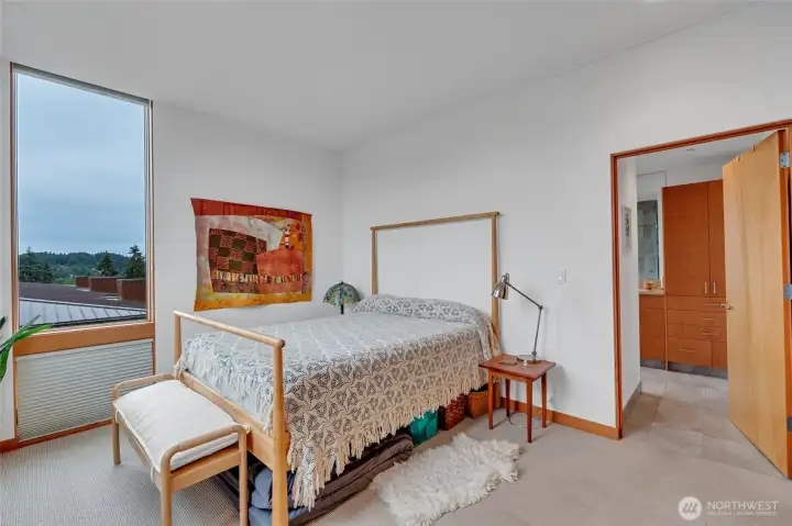 Primary bedroomwith en suite bathroom. Primary bedroomwith en suite bathroom.