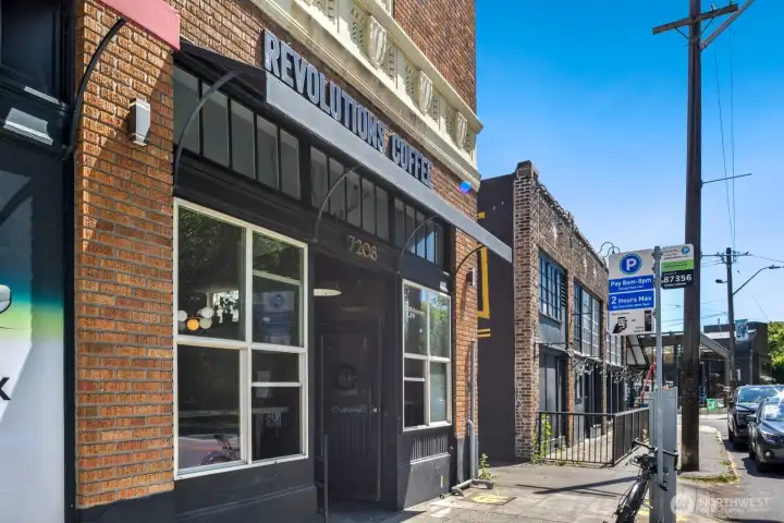 Start your morning with a handcrafted coffee from a favorite neighborhood café. Start your morning with a handcrafted coffee from a favorite neighborhood café.