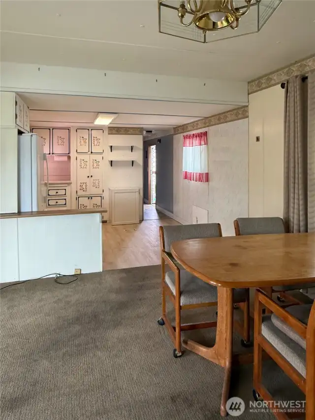 Dining/Kitchen