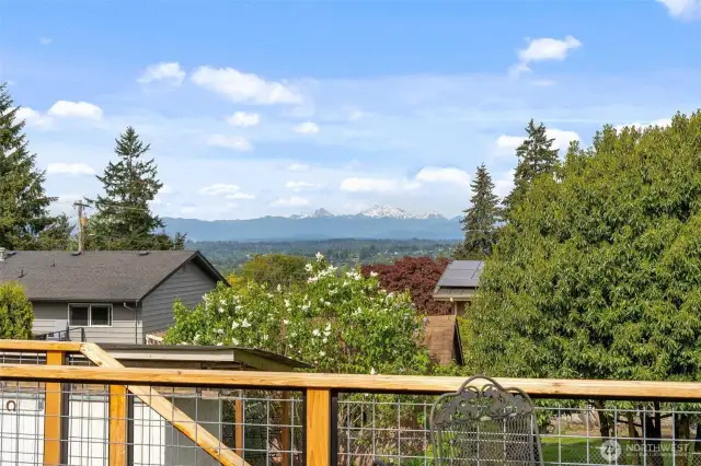 Stunning view of Five Fingers, White Horse and Mt. Pilchuck.