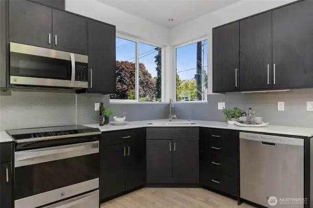 Who doesn't love a corner sink?
