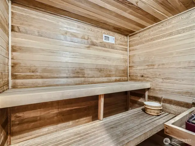 Unwind in this roomy sauna.