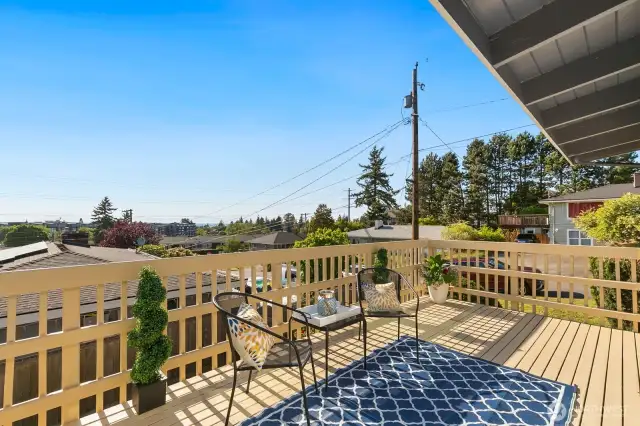 Views of the mountains and The Landing + lake, even DT Bellevue on a clear day