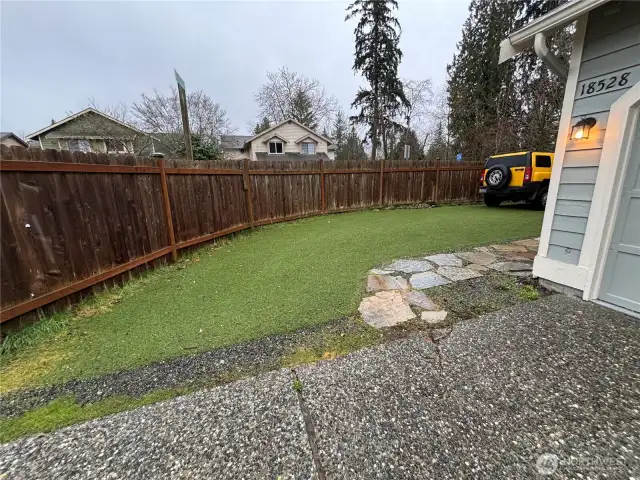 Nice  Yard , Fenced yard