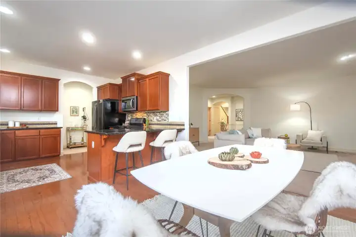 breakfast nook off kitchen
