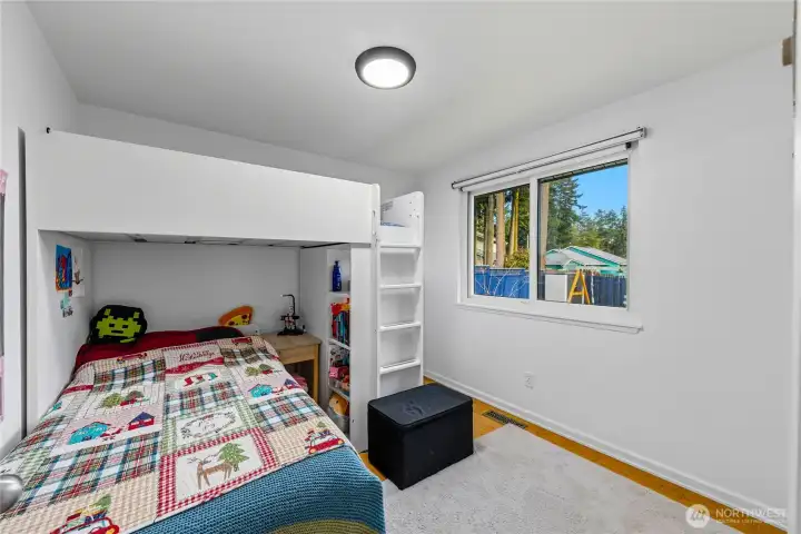 538 NW Ensign Drive - Spacious bedroom