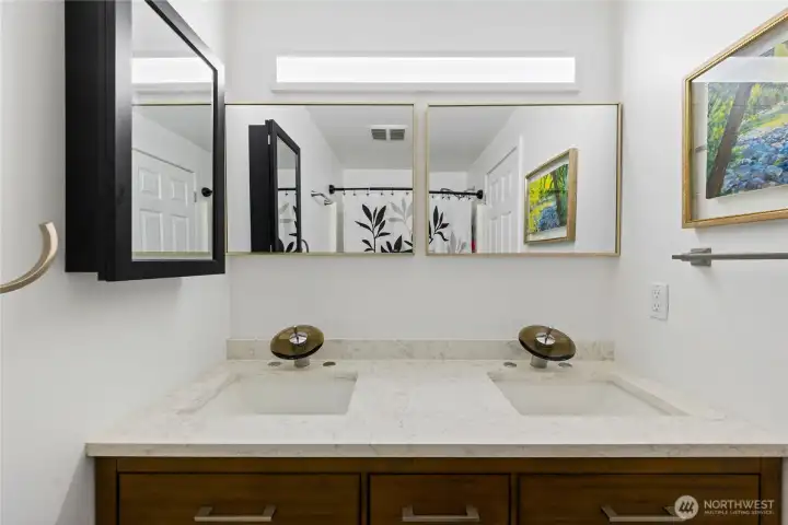 538 NW Ensign Drive - second bathroom