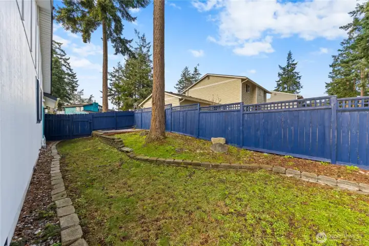538 NW Ensign Drive - Large backyard