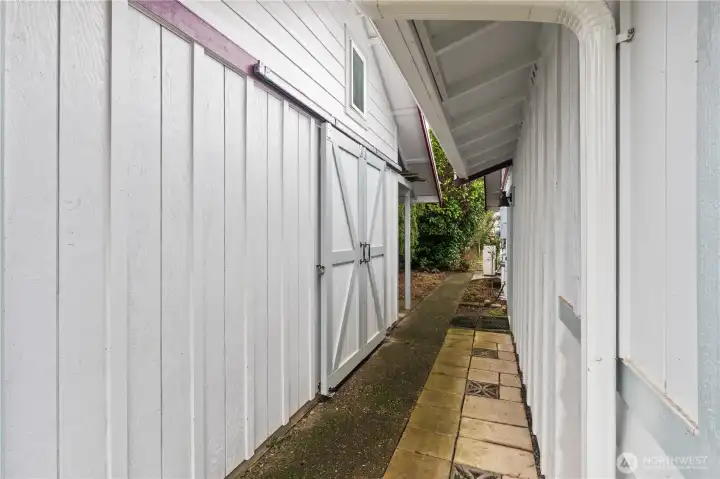 newer storage shed/outbuilding w/mezzanine