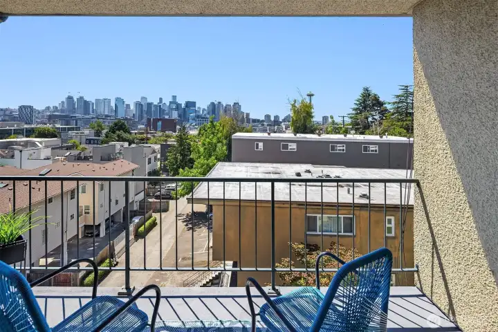 Covered deck with amazing 270° view - great for year round enjoyment of your morning coffee or dining al fresco