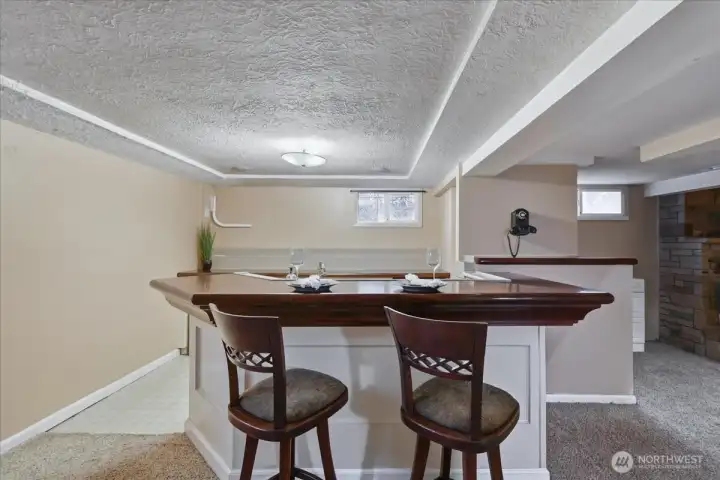 Basement Kitchenette w/ eat bar