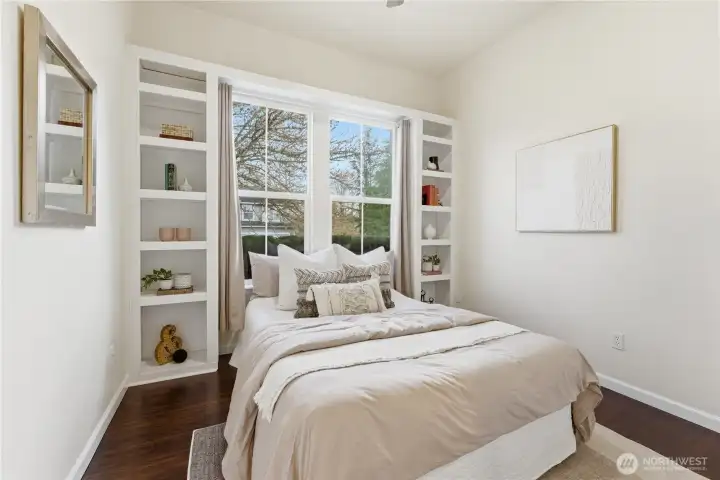 Main floor guest room or office