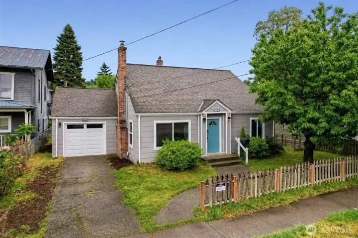 Beautiful craftsman house!