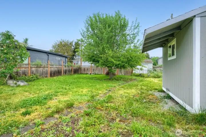 Enjoy ample yard space!