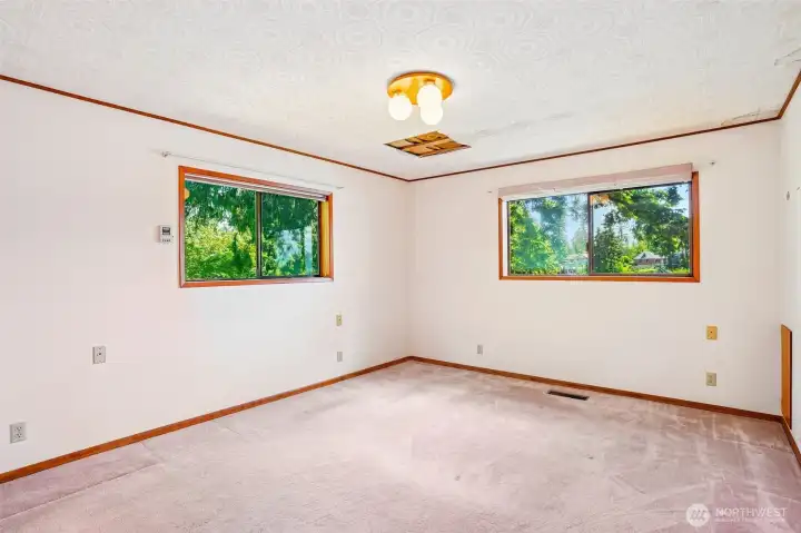 Bedroom on main.