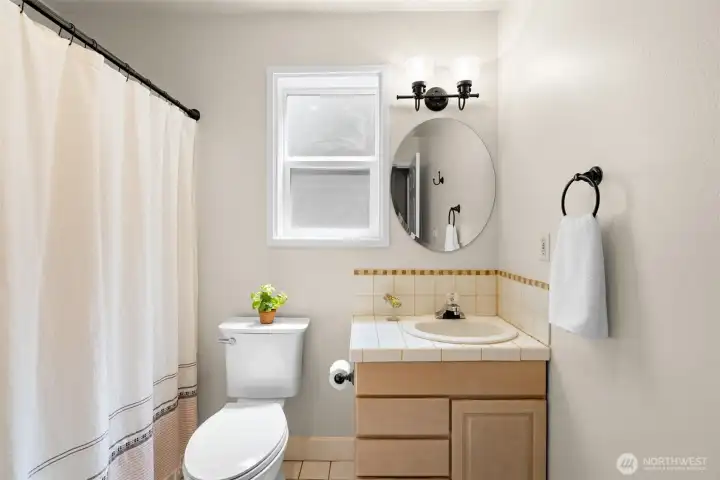 Upstairs Guest Bath