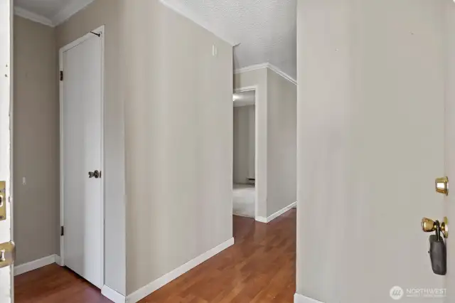 Laminate flooring upon entry.