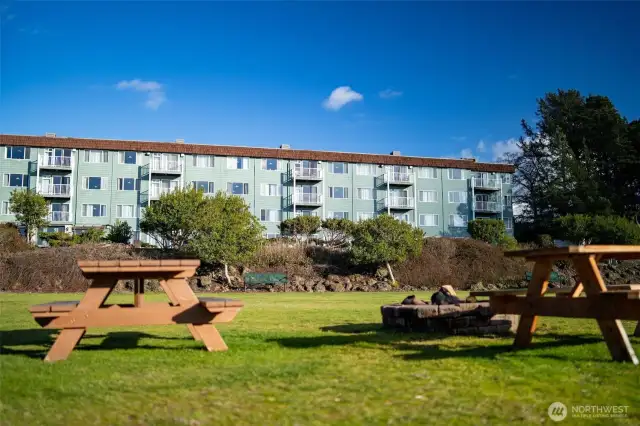 3rd floor balcony gives way to expansive ocean views!