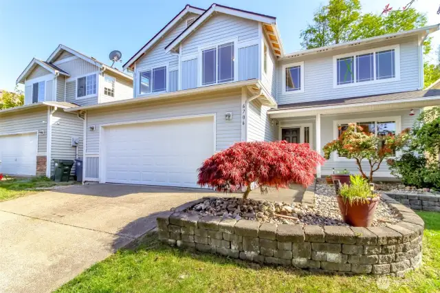 Front of the home, with lots