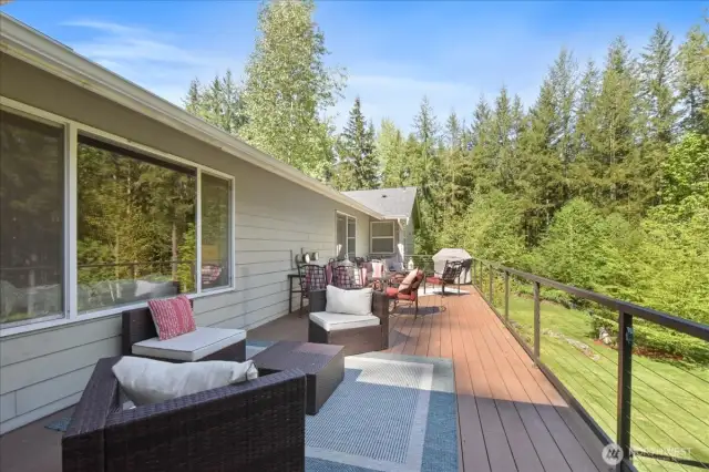 How could you not have a huge BBQ housewarming party? This deck screams entertainers delight!