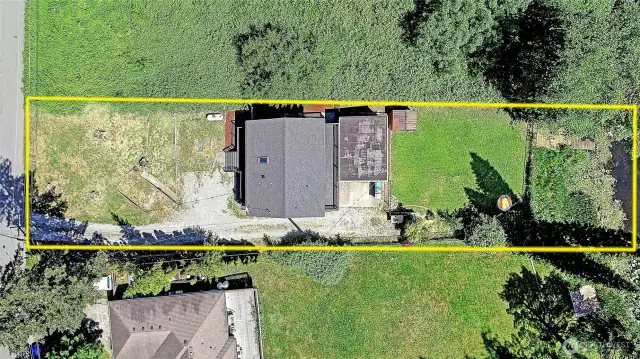 Aerial View approximate lot lines