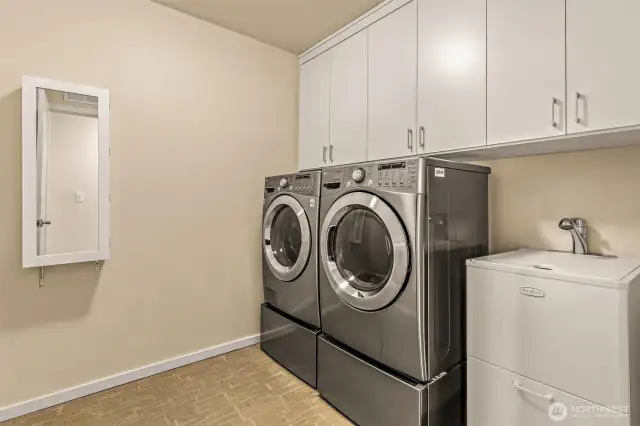 UPSTAIRS LAUNDRY ROOM