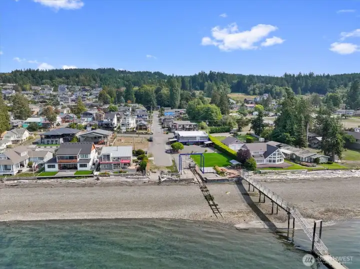 Madrona Beach-Crabbing, Swimming, Beach Walking, Kayaking and Paddleboarding.