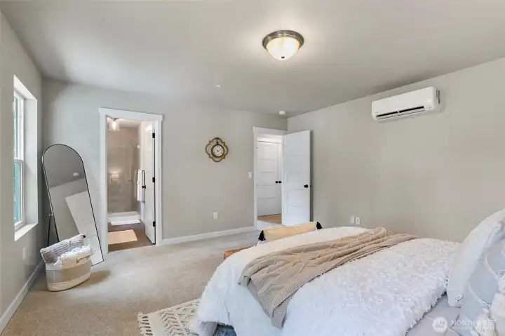 Photographs are for illustrative purposes only. Features, finishes, interior/exterior colors, landscaping and floorplan shown may vary from actual homes built.