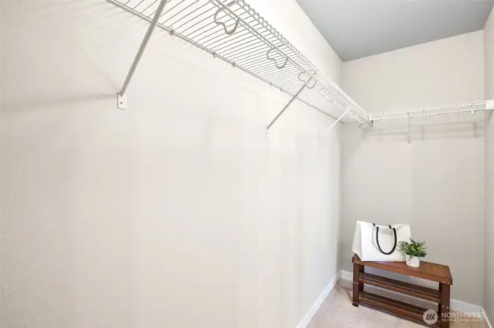 Photographs are for illustrative purposes only. Features, finishes, interior/exterior colors, landscaping and floorplan shown may vary from actual homes built.