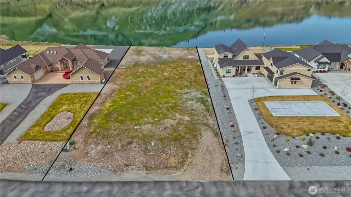 119 N Shore Dr (Lot 62) has clearly defined lot boundaries