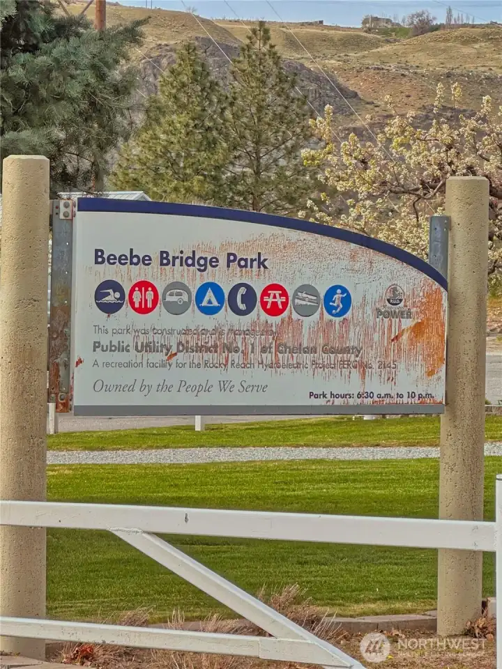 Beebe Bridge Park just 3 miles away with sandy beach and designated swimming area, play area, picnic tables/shelters, tennis courts, pickleball courts, horseshoe pits and boat launch.