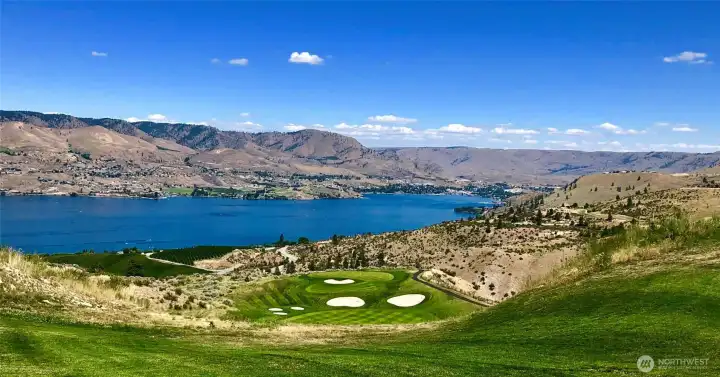 Bear Mountain Ranch golf course offers panoramic views of Lake Chelan