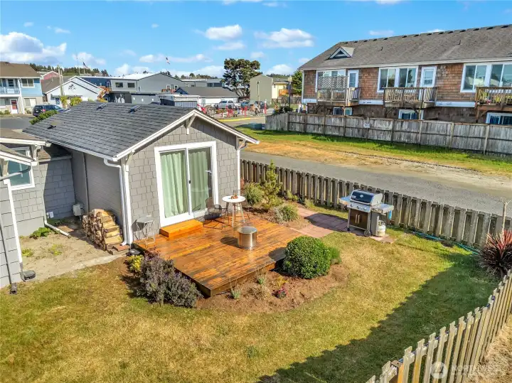 Partially fenced yard space. Partially fenced yard space.