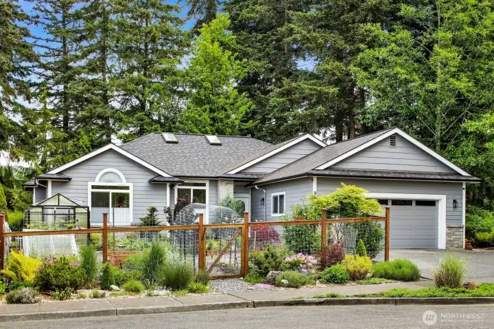 Another great shot of the front of home