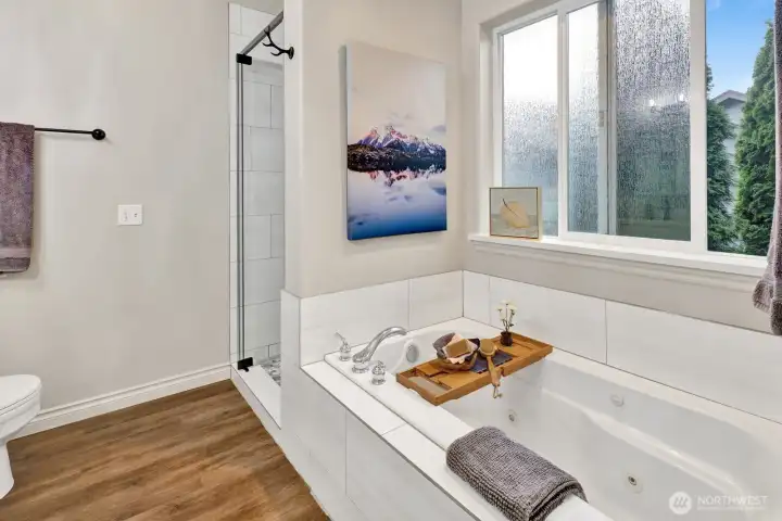 To soak or not to soak ? Large jetted tub in primary bath.