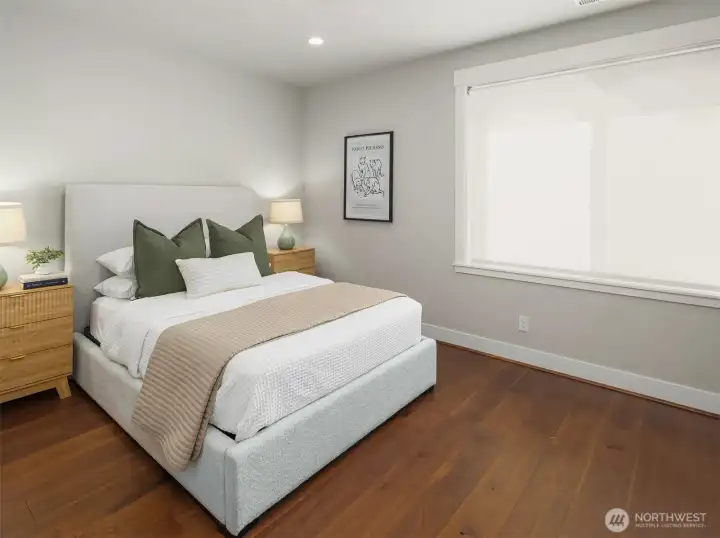 Main Floor guest suite w/ WIC