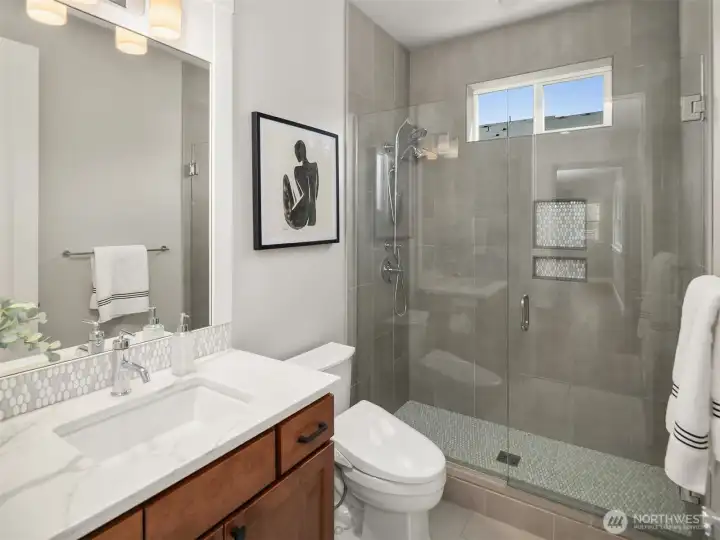 3/4 bathroom, bidet, frameless shower