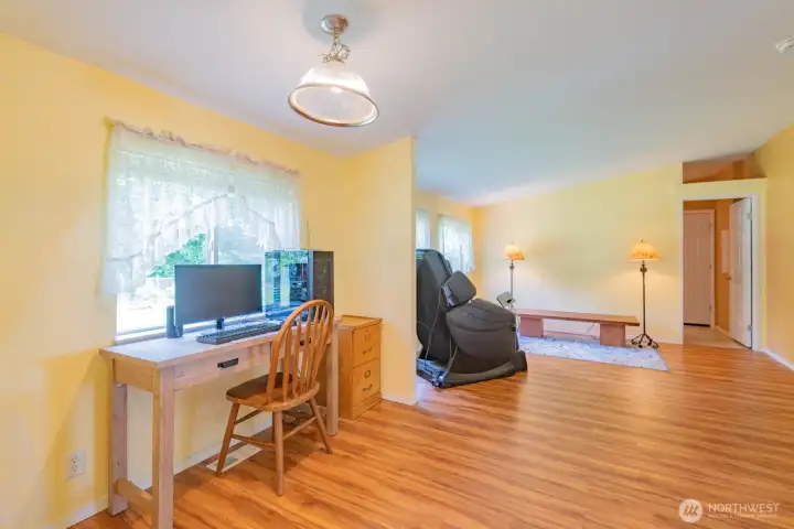 Dining Nook or Office area Dining Nook or Office area