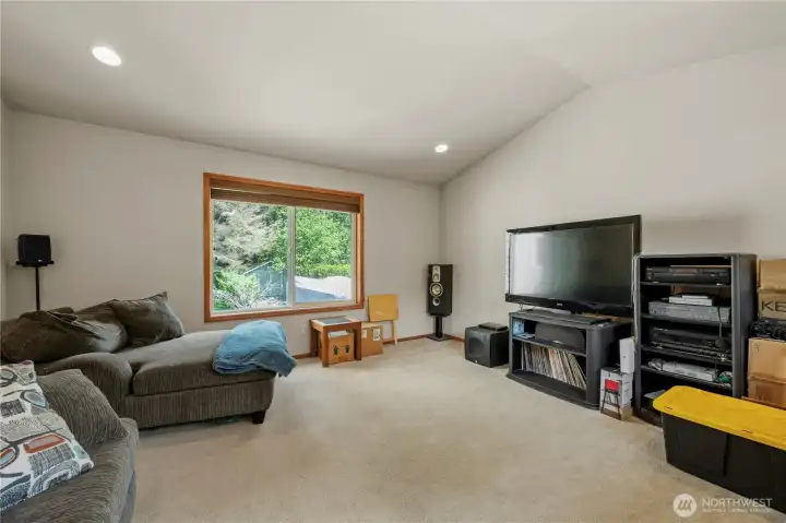 But if you'd rather craft or even exercise if you must, it's ready for that too. Or 4th bedroom, just sayin.