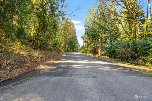 Accessible via a paved cul-de-sac, reaching the parcel for construction is convenient and hassle-free.